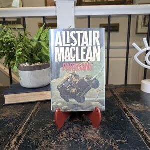 Vintage Alistair MacLean Partisans Book - Red and Blue Cover